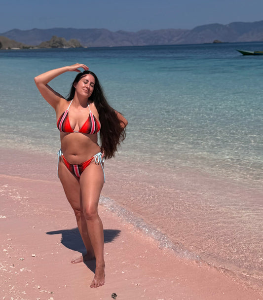 ᐅᓵᐋᐧᐢ osâwâs string bikini top